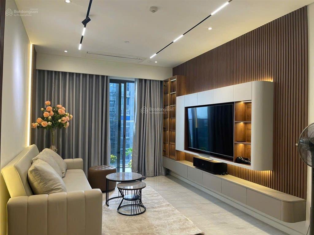 Cho thuê giá tốt 2pn tại căn hộ chung cư sky center.  em 0934 977 ***