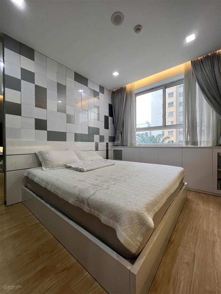 Chuyên bán và cho thuê chcc kingston residence officetel 2pn3pn . 0934 977 *** call/zalo
