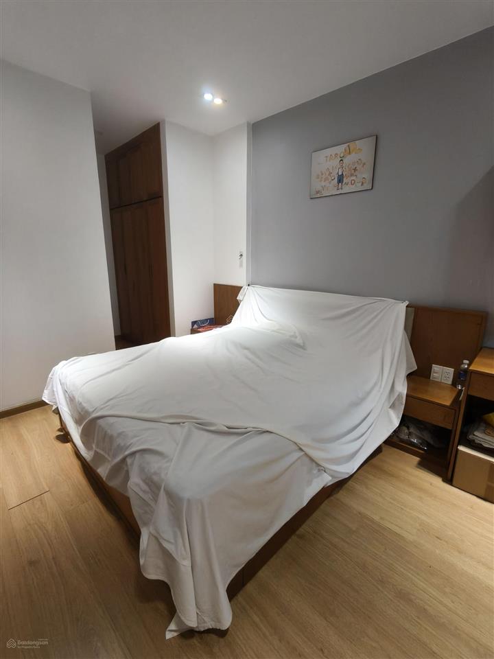 Chuyên bán chcc kingston residence 2pn.  em 0934 977 *** call/zalo