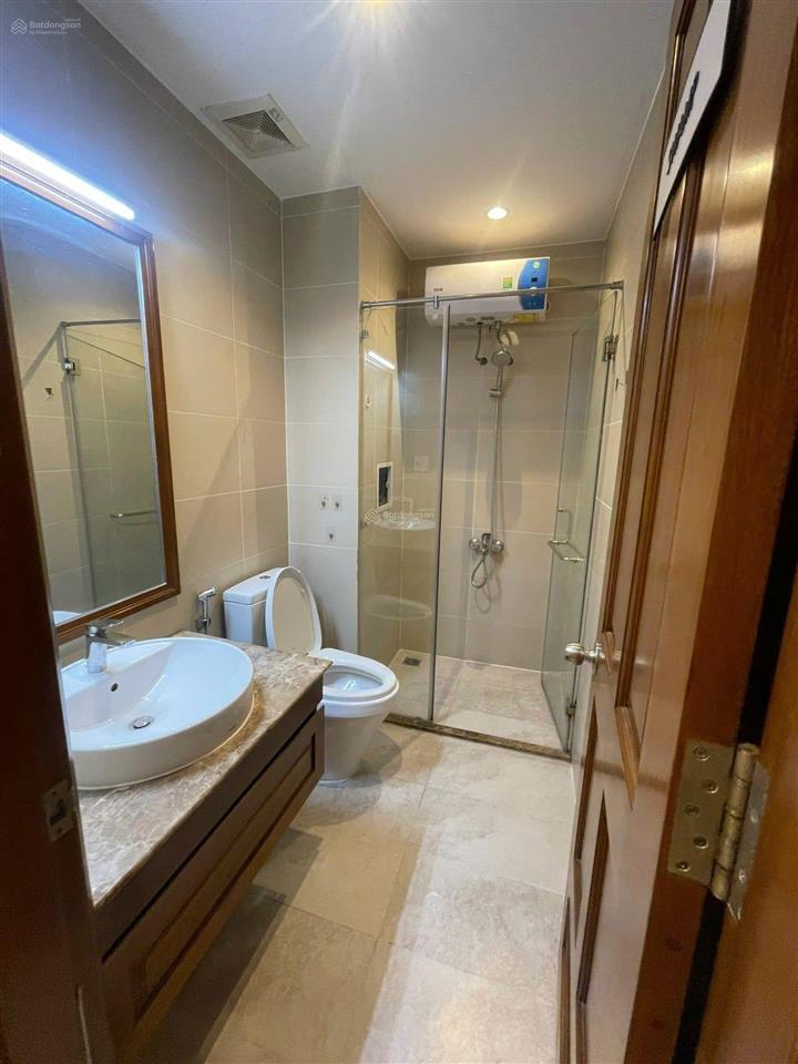 Giá siêu tốt, cần cho thuê căn 3pn tại căn hộ chung cư sky center.  em 0934 977 ***