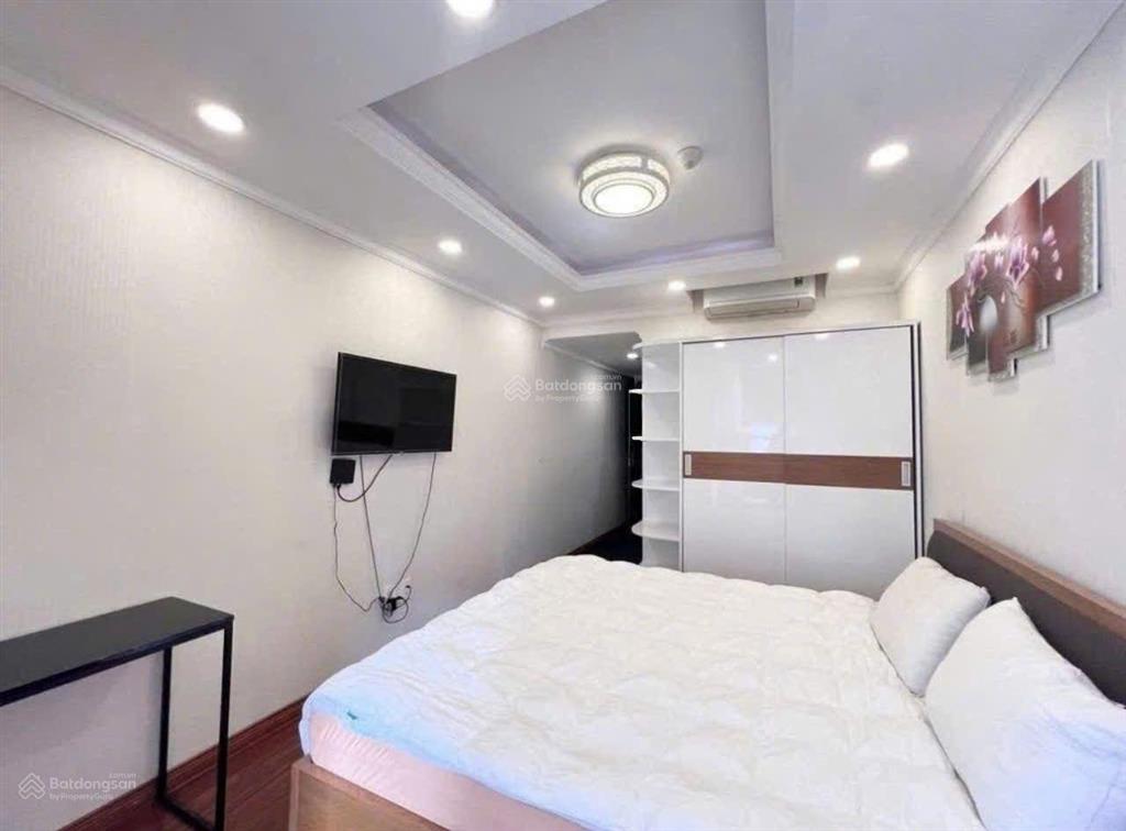 Cần cho thuê officetel tại cc orchard garden,  em chốt nhanh 0934 977 ***