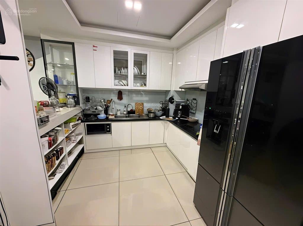 Giá siêu tốt, cần cho thuê căn 3pn tại căn hộ chung cư sky center.  em 0934 977 ***