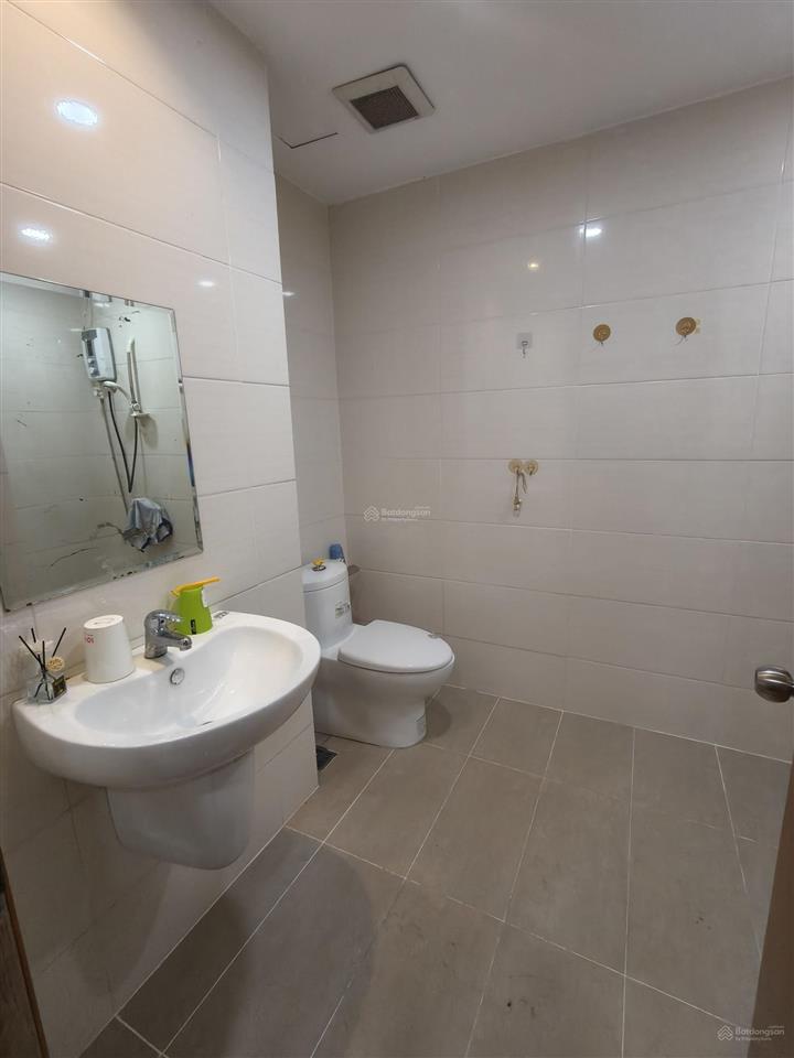 Cần cho thuê officetel tại cc orchard garden,  em chốt nhanh 0934 977 ***