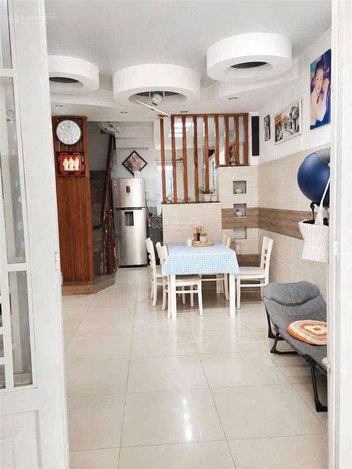 5 tầng 3 phòng ngủ full nội thất, mà chỉ 17 triệu/tháng ngay gần cv gia địnhphú nhuận