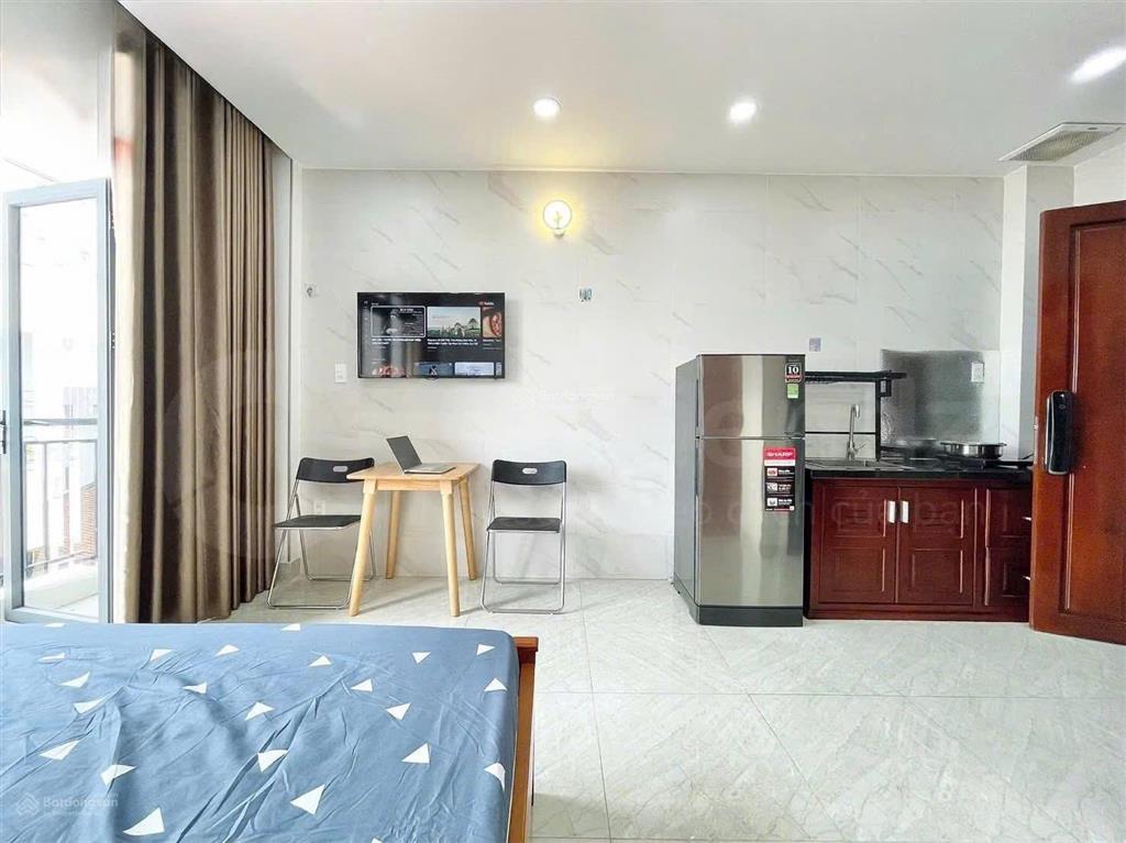 Thuê ngay căn hộ ban công trung tâm bình thạnh gần chợ bà chiểu, phan đăng lưuhầm xe,thang máy