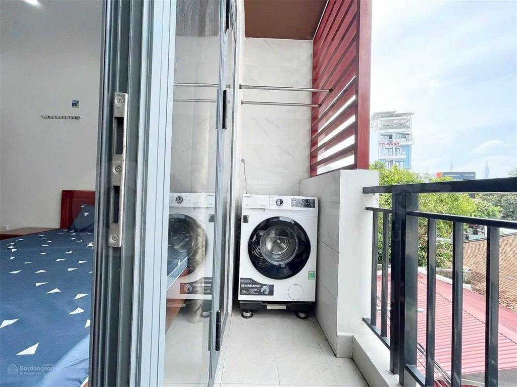 Thuê ngay căn hộ ban công trung tâm bình thạnh gần chợ bà chiểu, phan đăng lưuhầm xe,thang máy