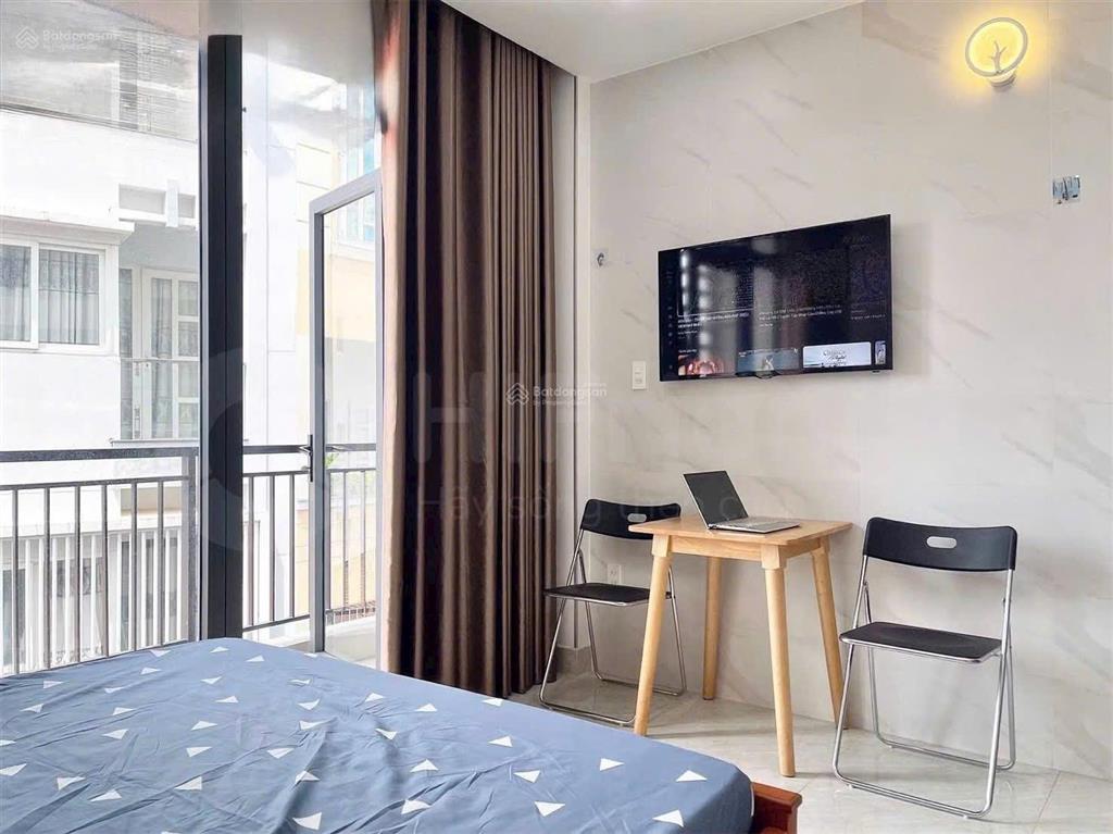 Thuê ngay căn hộ ban công trung tâm bình thạnh gần chợ bà chiểu, phan đăng lưuhầm xe,thang máy