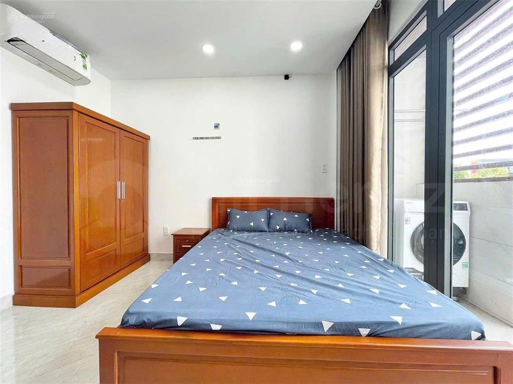 Thuê ngay căn hộ ban công trung tâm bình thạnh gần chợ bà chiểu, phan đăng lưuhầm xe,thang máy