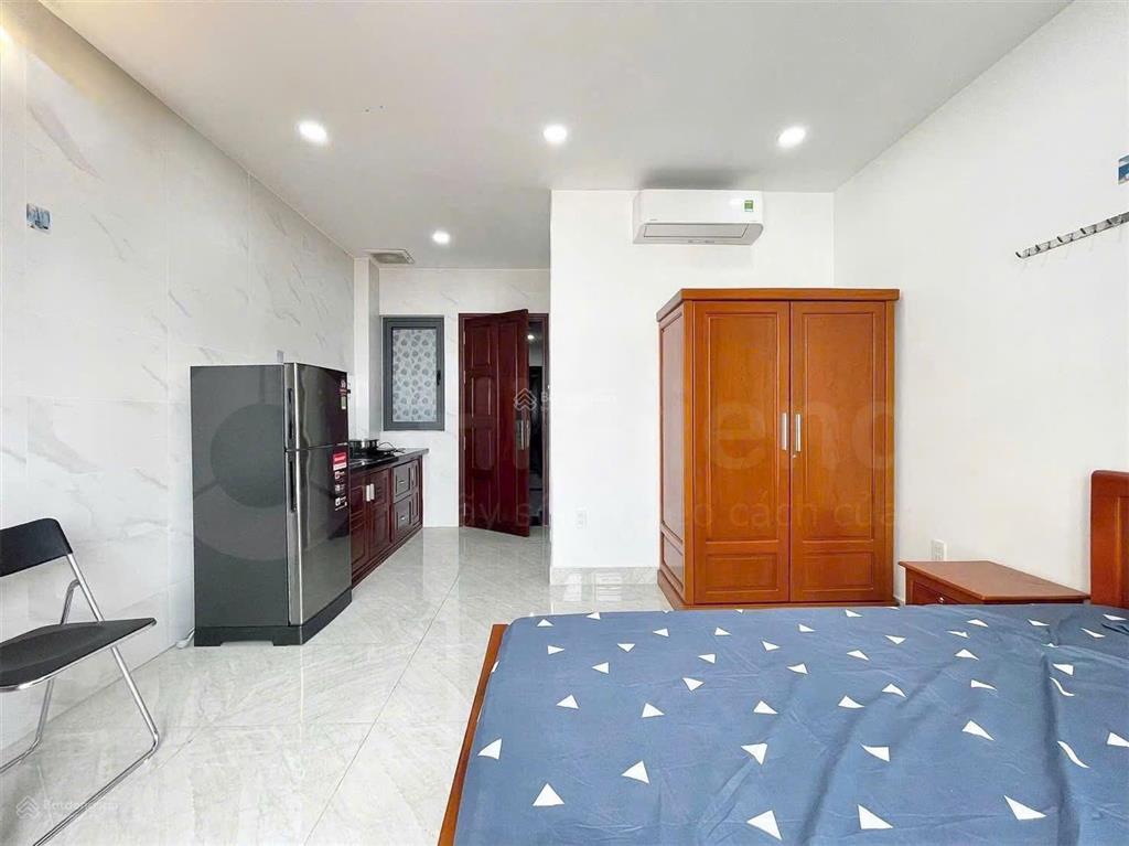 Thuê ngay căn hộ ban công trung tâm bình thạnh gần chợ bà chiểu, phan đăng lưuhầm xe,thang máy