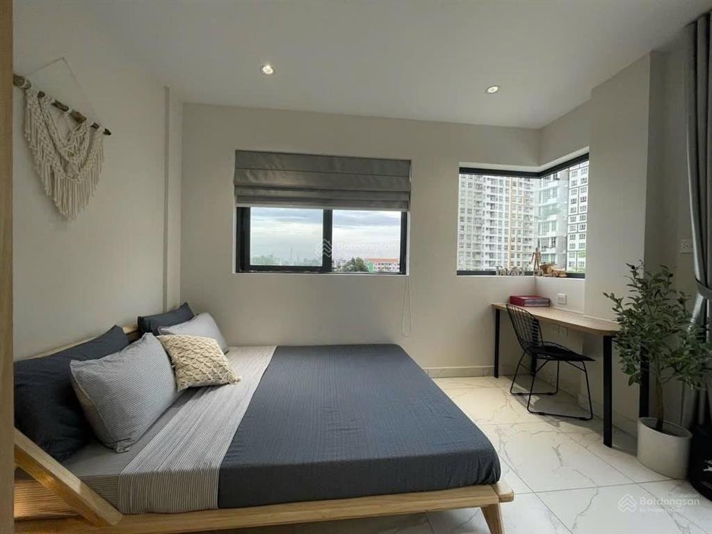 Studio đảo kim cương, full nội thất, ban công lớn