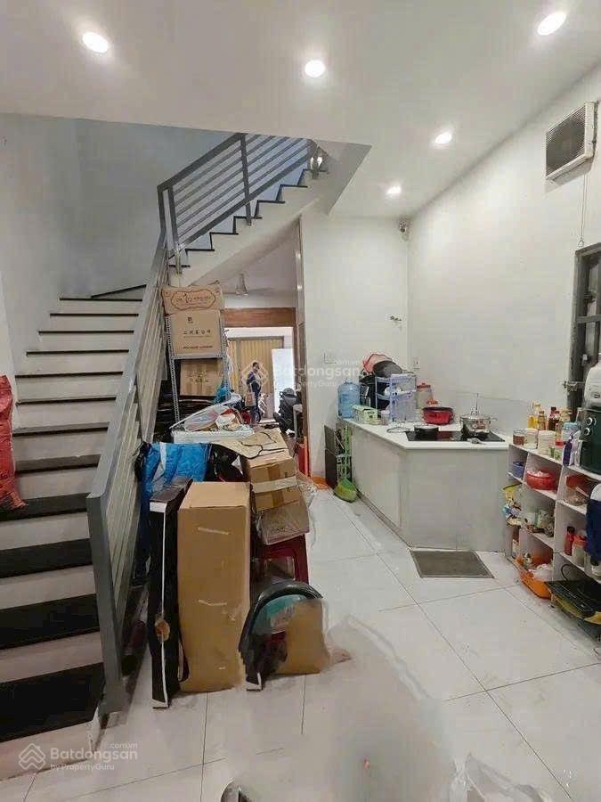 Hẻm 8m tô hiệu  4x13,5m 4 tầng kiên cố  khu sầm uất  giáp trung tâm gần hòa bình, lũy bán bích
