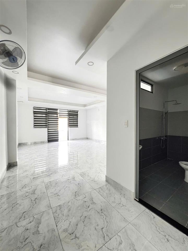 Cho thuê nhà mới 219/ khuông việt  5,5x23m 5 tầng 7pn rộng rãi gần hòa bình,âu cơ,lạc long quân