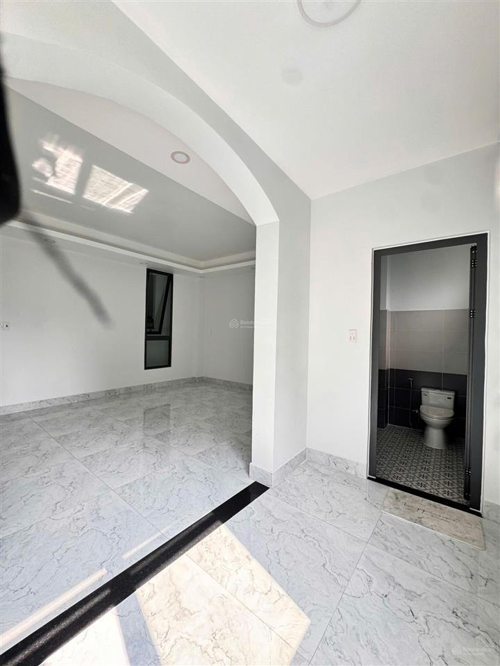Cho thuê nhà mới 219/ khuông việt  5,5x23m 5 tầng 7pn rộng rãi gần hòa bình,âu cơ,lạc long quân