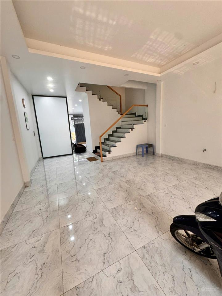 Cho thuê nhà mới 219/ khuông việt  5,5x23m 5 tầng 7pn rộng rãi gần hòa bình,âu cơ,lạc long quân