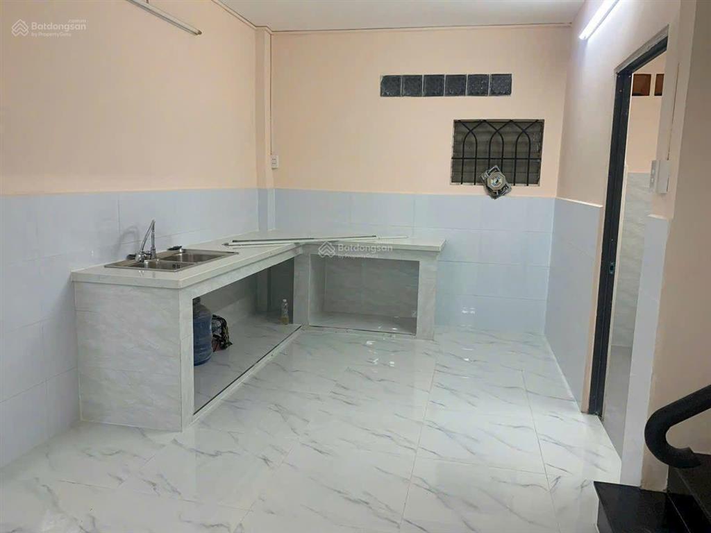 Cho thuê nhà 149/ lũy bán bích  hẻm ô tô  4,2x16m 2 tấm 2pn  gần hòa bình, tô hiệu, q.11