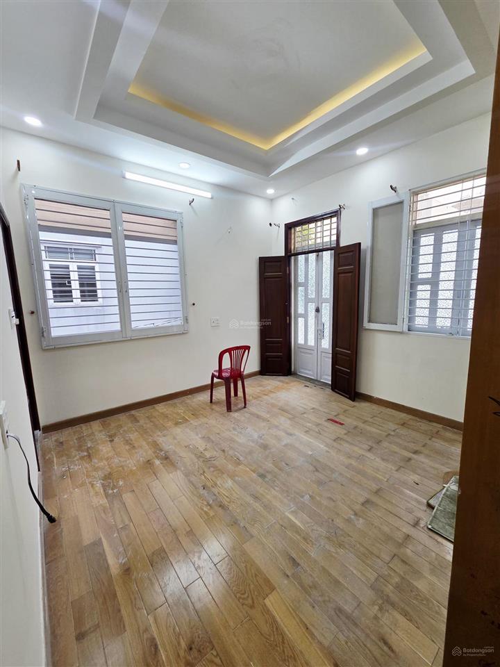 Cho thuê nhà 8x15m 4 tầng  hẻm 10m độc lập  tân hương  gần tan sơn nhì