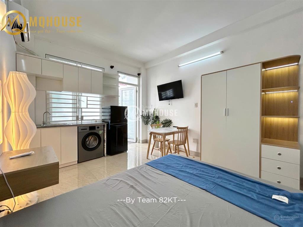 Căn hộ mới khia trương balcon lớn thoángmáy giặt riêng, ngay phan đăng lưungã tư phú nhuận