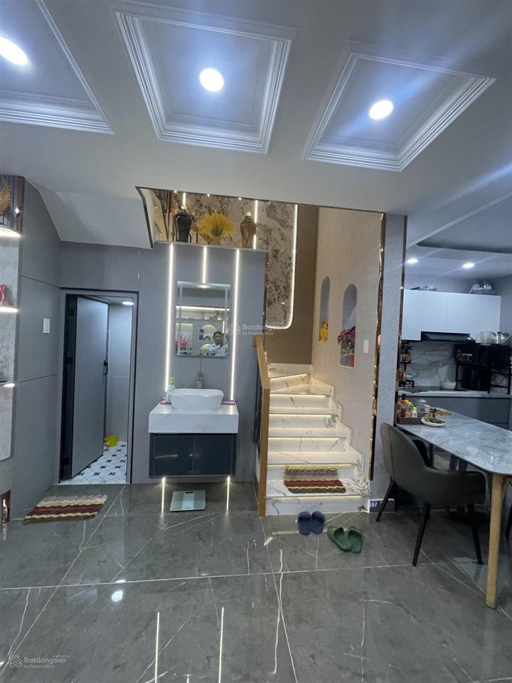 Bán nhà hẻm 4m phạm văn bạch  ngang 5m  3 tầng btct giá chỉ 6,5 tỷ