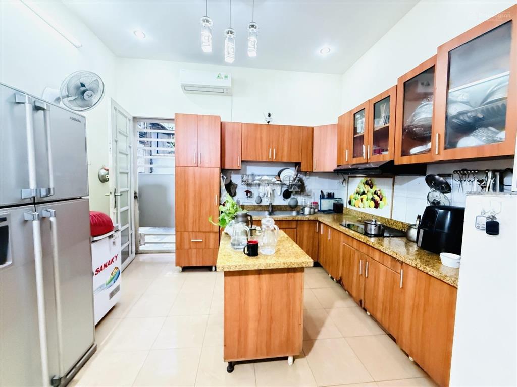 Nhà đẹp 4 tầng 55m2  gần nhà ga t3  hxh vào nhà  2 mặt hẻm  giá nhỉnh 10 tỷ tl