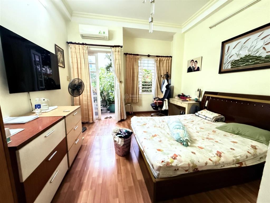 Nhà đẹp 4 tầng 55m2  gần nhà ga t3  hxh vào nhà  2 mặt hẻm  giá nhỉnh 10 tỷ tl