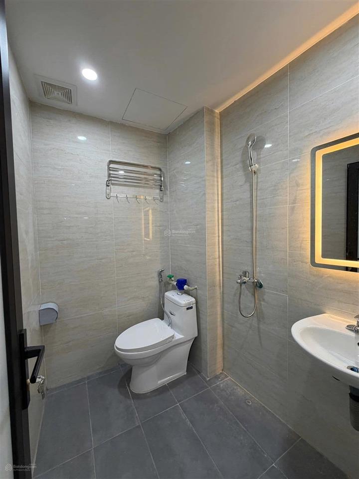 Bán toà ccmn vũ trọng phụng, 18pkk * 7t * tm, 2 thoáng, mặt ngõ thông, 25m ra ô tô tránh. pccc