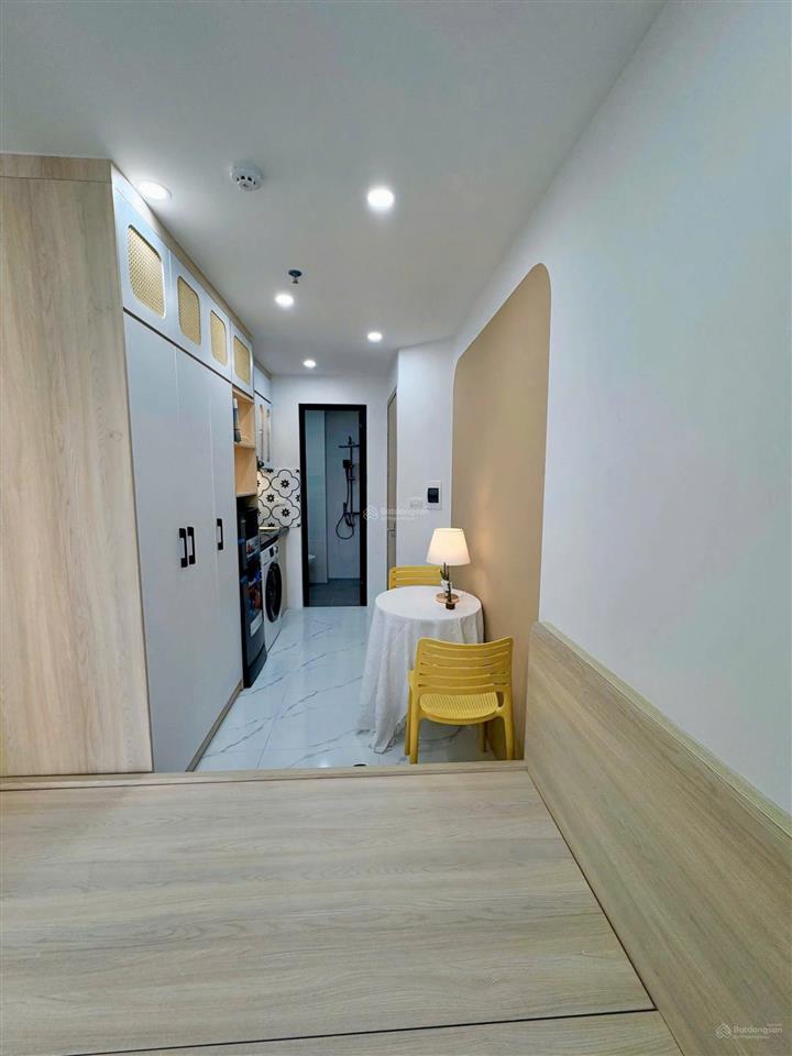 Tòa chdv nguyễn ngọc vũ, 101m2*7t thang máy *16 căn hộ kk, 20m ra ô tô tránh đỗ,ngõ thông,2 thoáng
