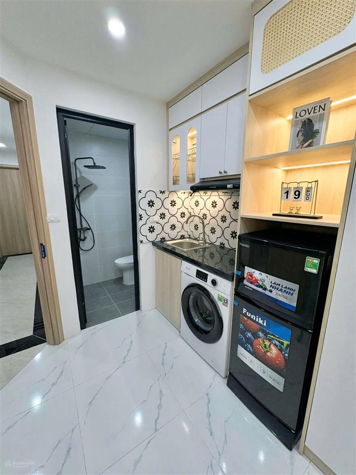 Tòa chdv nguyễn ngọc vũ, 101m2*7t thang máy *16 căn hộ kk, 20m ra ô tô tránh đỗ,ngõ thông,2 thoáng