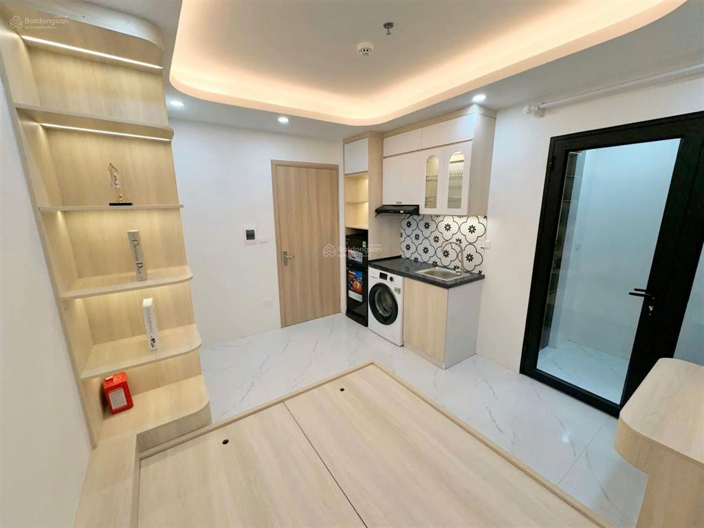Tòa chdv nguyễn ngọc vũ, 101m2*7t thang máy *16 căn hộ kk, 20m ra ô tô tránh đỗ,ngõ thông,2 thoáng