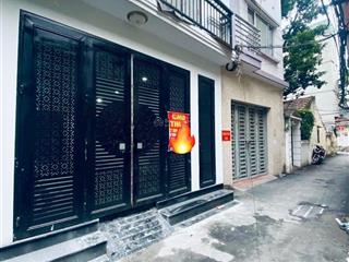 Bán toà chdv chùa bộc gần hv ngân hàng, 63m2 *7t*12căn hộ kk, 850tr/năm,2 thoáng trước sau, pccc.