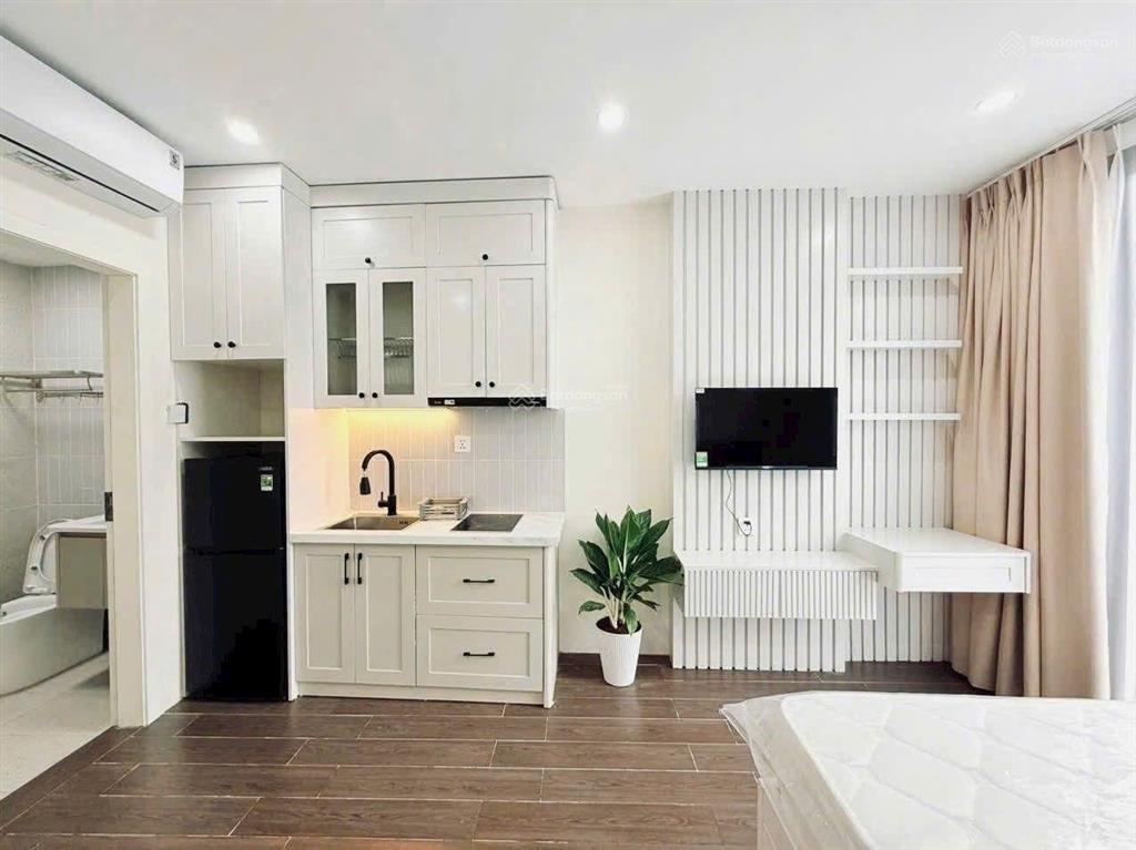 Toà chdv ngọc khánh, 43m2*7t thang máy, 11pkk, ngõ thông, ô tô đỗ cách 15m, gần đh rmit, pccc, gpxd