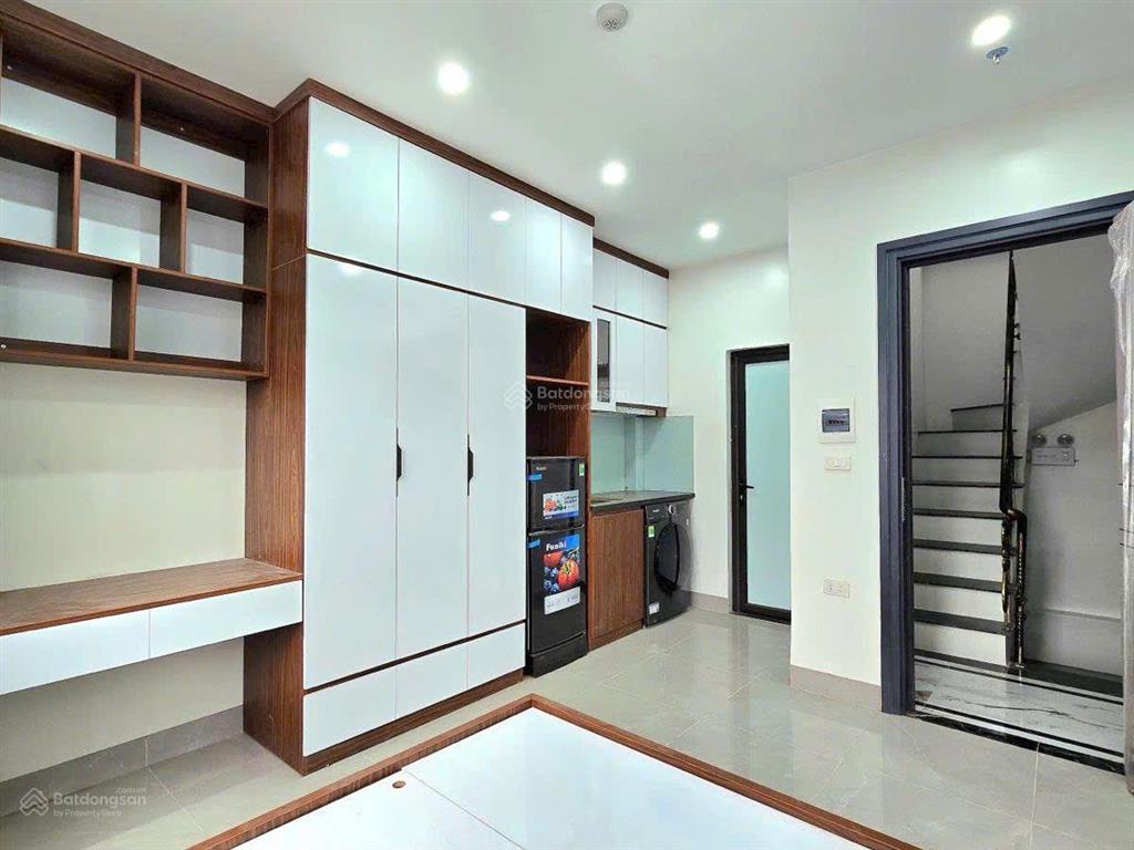 Cực sốc !! toà ccmn tôn đức thắng dòng tiền~1tỷ/ năm, 50m ra mặt phố, trước nhà 3 gác tránh.