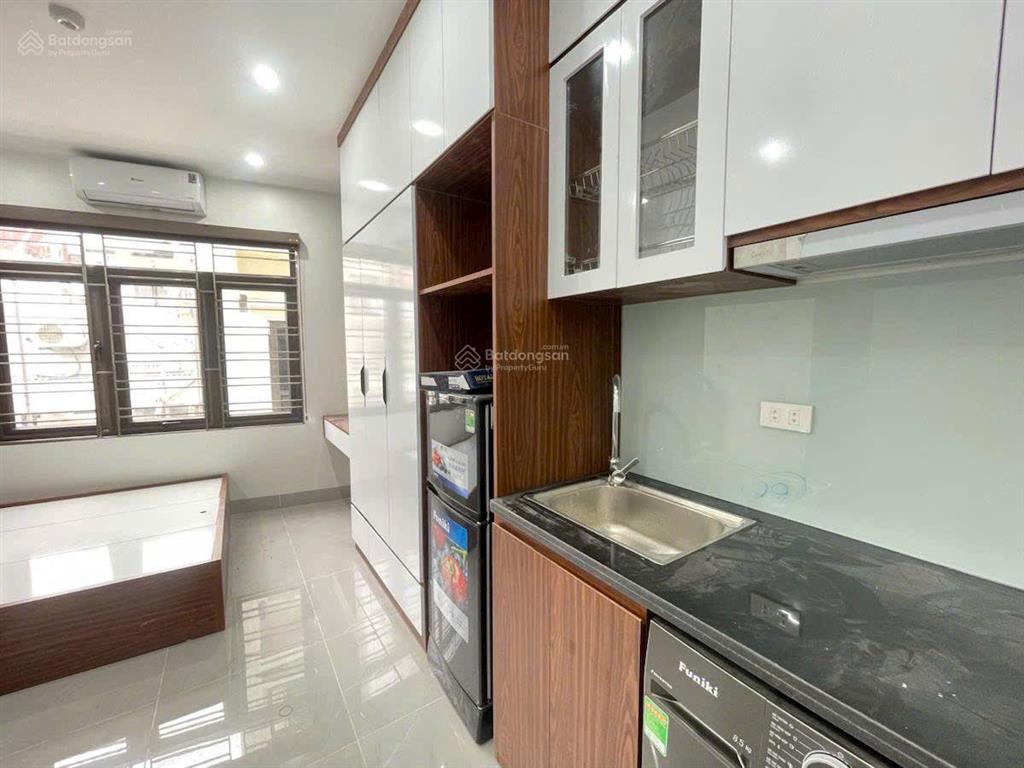 Cực sốc !! toà ccmn tôn đức thắng dòng tiền~1tỷ/ năm, 50m ra mặt phố, trước nhà 3 gác tránh.