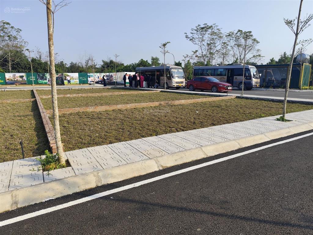 Đất đẹp tại đường phú cát, huyện quốc oai, 4,1 tỷ, 100m2, nhiều tiện ích, sổ đỏ sẵn cách đh fpt 2km