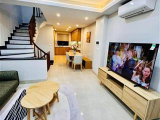 Đập hộp kim giang, ngõ thông, kd, vài bước ra phố, nhà dân xây mới, không qh, full nội thất, 39m2*5