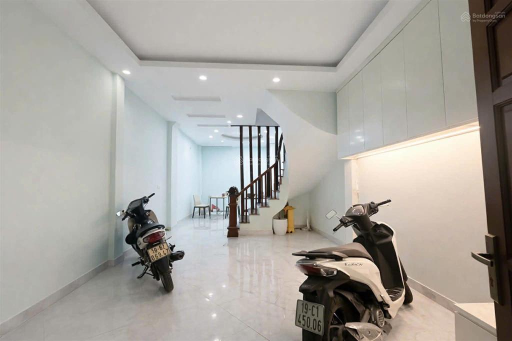 Tin chính chủ! khương đình, 10m ra ô tô tránh, hai thoáng, gần hồ, sổ đẹp full nt, nhiều tiện ích