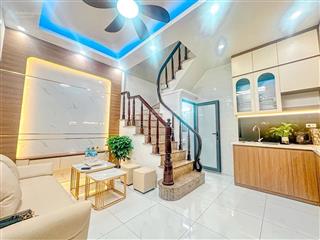 Nhà mới định công hạ, 3 gác đỗ cửa, gần ôtô, kd, gần phố, có thang máy, sổ cc, khoông qh,dt 40m2*6t