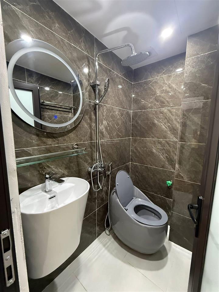 Nhà khương đình,2 thoáng, nhà dân xây, kd, 50m ra ôtô tránh, full nội thất, sổ cc, 40m2*5t