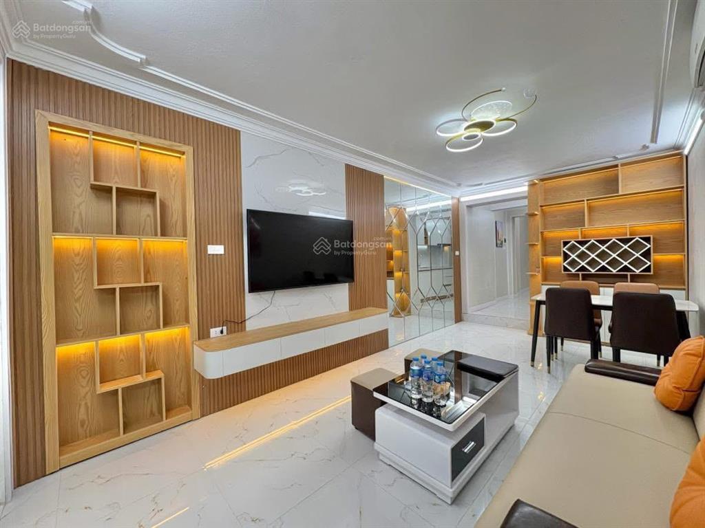 Nhà thật vũ tông phan, ngõ nông, nhà dân xây, gần ôtô, không qh, sổ cc, dt 36m2*5t