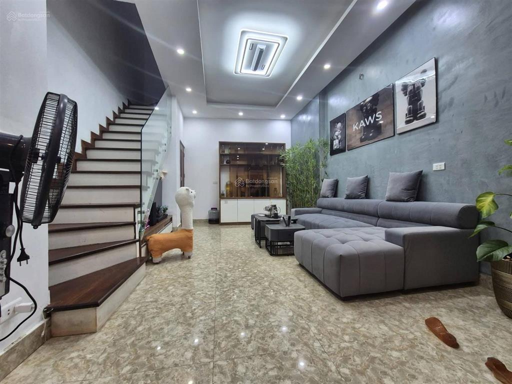Mới cứng định công hạ, 30m ra ôtô, kd, gần phố, có thang máy, sổ cc, dt 40m2*6t