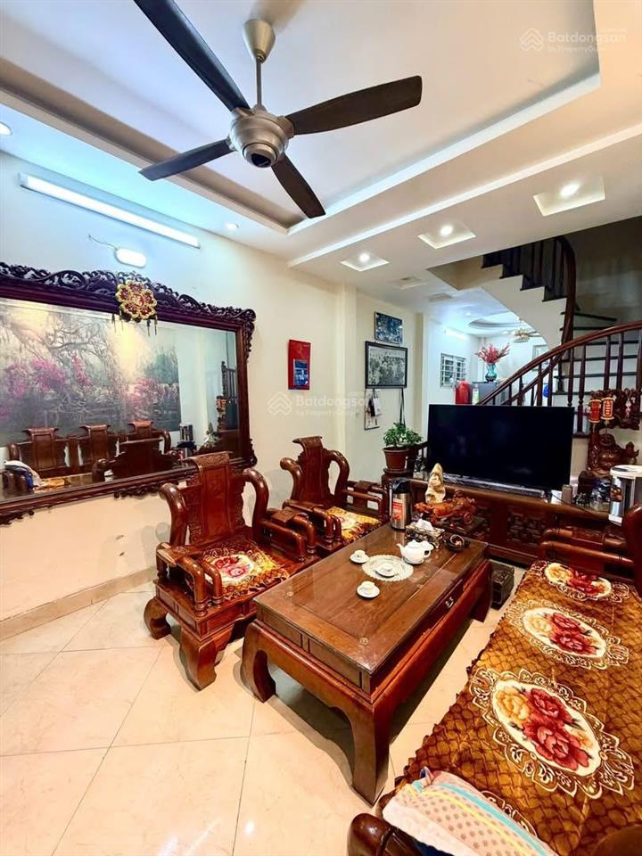 Nhà khương đình,2 thoáng, nhà dân xây, kd, 50m ra ôtô tránh, full nội thất, sổ cc, 40m2*5t
