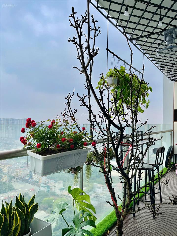 Tòa mới golden tower 275 nguyễn trãi. căn 3pn 141m2, tầng trung full nội thất mới, giá 13 tỷ