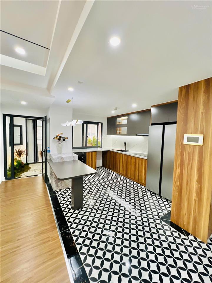 Chính chủ bán căn 4 ngủ 143m2 tòa hpc landmark 105, tầng trung, nhà đẹp full nội thất, giá 9.9 tỷ