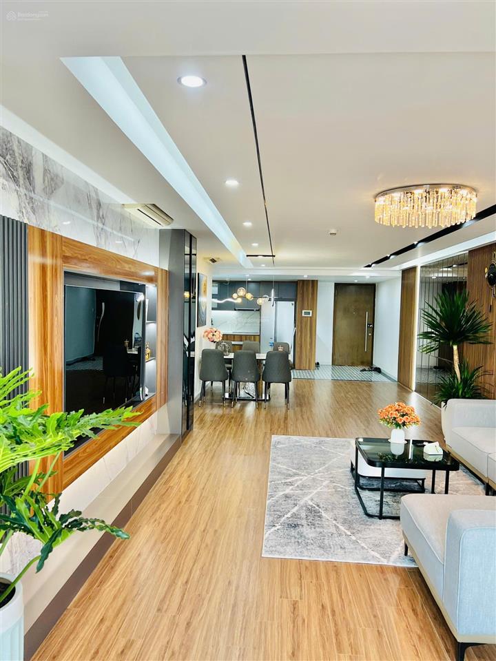 Chính chủ bán căn 4 ngủ 143m2 tòa hpc landmark 105, tầng trung, nhà đẹp full nội thất, giá 9.9 tỷ