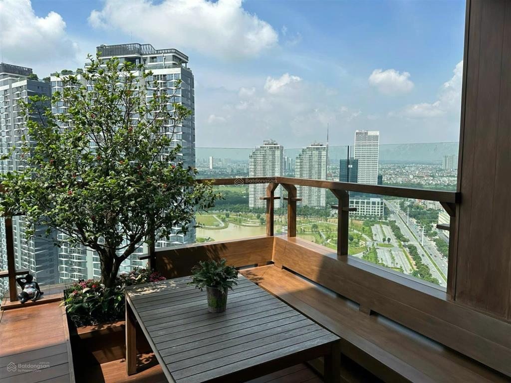 Penthouse duplex golden palace mễ trì. dt 338m2 nhà rộng đẹp như sky villa cần bán gấp.