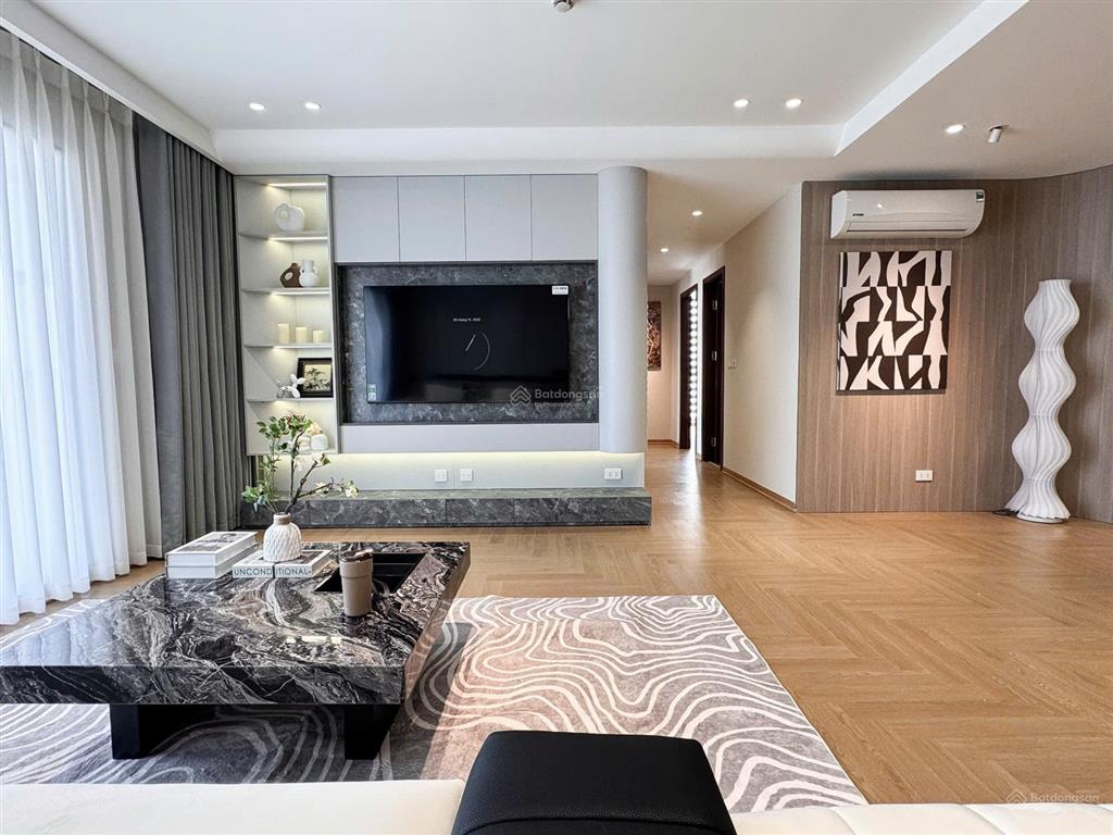 Mulberry lane, mỗ lao. căn góc 3 ngủ 127m2 tầng trung full nội thất đẹp, sẵn sổ giá 8.65 tỷ bao phí