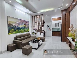 Bán nhà hoàng quốc việt  nguyễn đình hoàn dt 45m2 4 tầng  gần phố  nhà đẹp ở luôn!!!