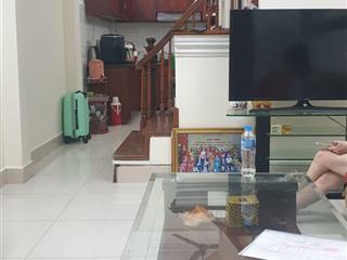 Bán nhà phố chùa bộc  dt 42m2 5 tầng  dân xây  30m ra mặt phố!!!