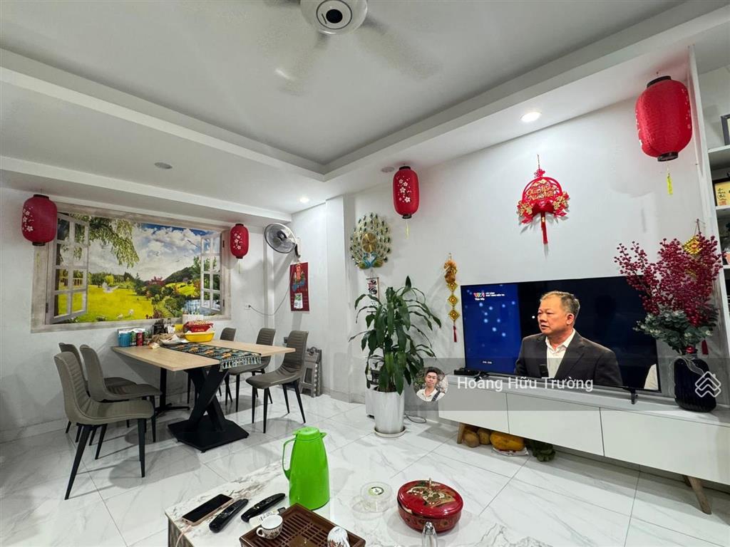 Bán nhà phố đội cấn  dt 45m2 5 tầng  gần ô tô gần mặt phố  dân xây chắc chắn