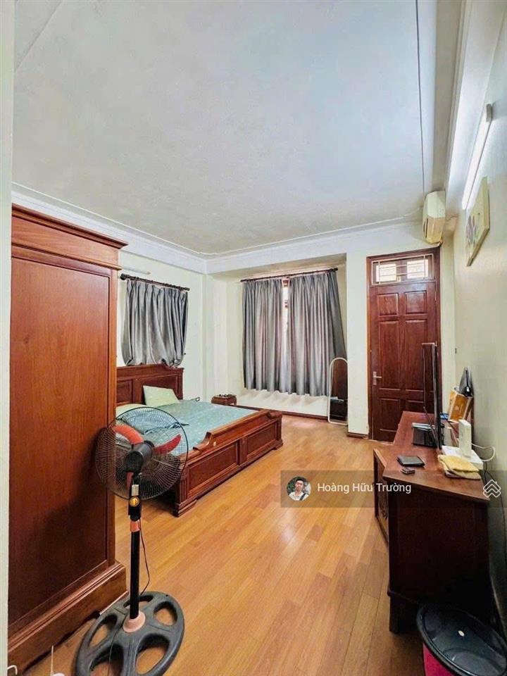 Bán nhà phố chùa láng  dt 44m 5 tầng  lô góc  ngõ thông  trước nhà 3m  gần phố!!!
