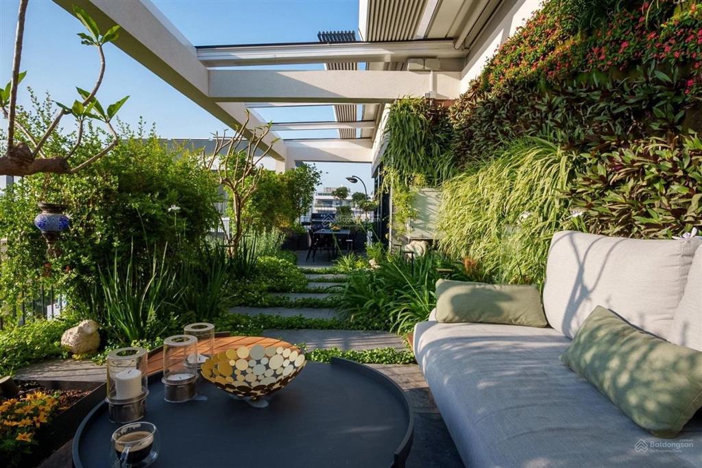 Hàng hiếm penthouse 5pn vip nhất lumi ,dt 380m ,sân vườn,2 tầng ,view nét ,giá 35 tỷ.  0936 203 ***